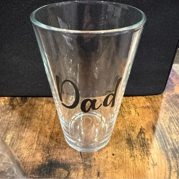 Mom and Dad Off Duty Glass Set Wine & Beer Perfect Gift! - Picture 4 of 5